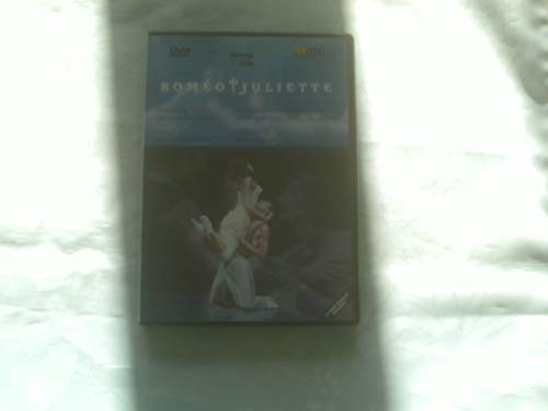 DVD case for "Romeo & Juliette" featuring a couple embracing.