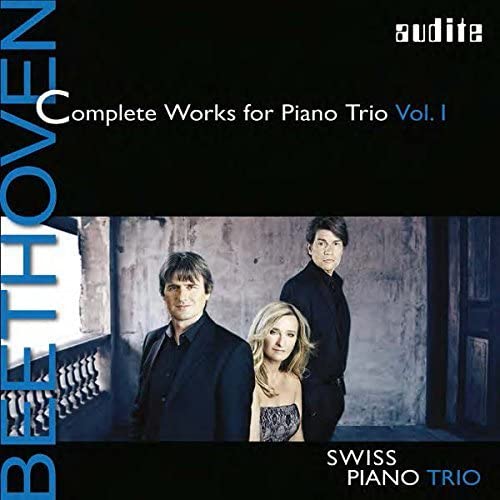 CD cover: Swiss Piano Trio performing Beethoven’s piano trio works.
