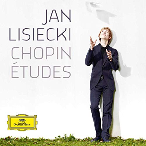CD cover featuring pianist Jan Lisiecki in a dark suit, standing outdoors.