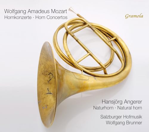 CD cover featuring a golden natural horn and Mozart’s name.