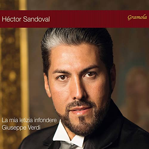 CD cover featuring a portrait of opera singer Héctor Sandoval.