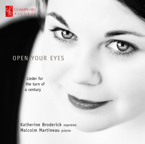 CD cover: close-up of a woman’s face, black and white, with text.