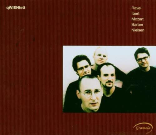 CD cover for Qwientett featuring a portrait of five musicians.