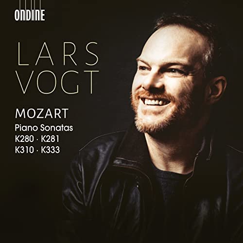 CD cover featuring pianist Lars Vogt and text: Mozart Piano Sonatas.