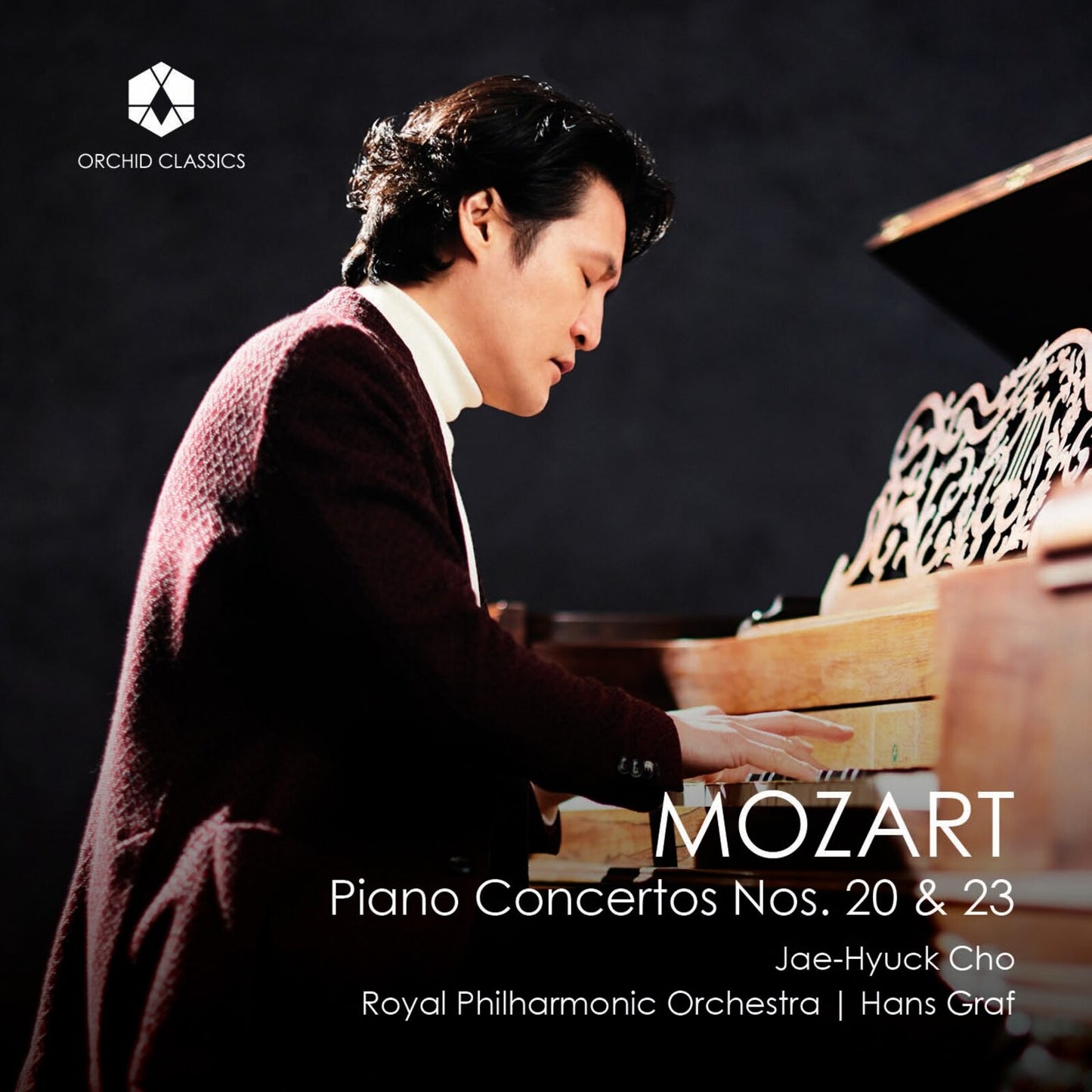 Pianist Jae-hyuck Cho performing, album cover for Mozart piano concertos.