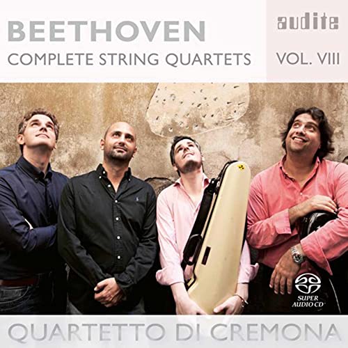 CD cover: Quartetto Di Cremona with string instruments, Beethoven’s quartets.
