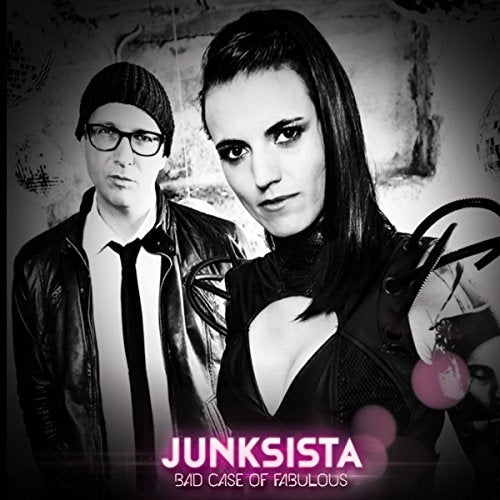 Black and white album cover featuring two people and the text "Junksista".