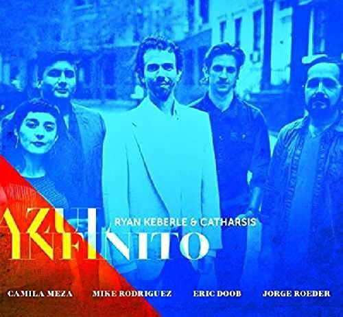 CD cover for “Azul Infinito” featuring a group portrait of musicians.