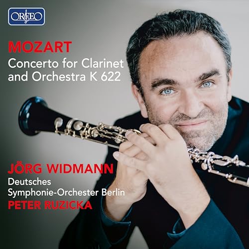 Clarinetist Jörg Widmann with his instrument, album cover for Mozart’s K622.
