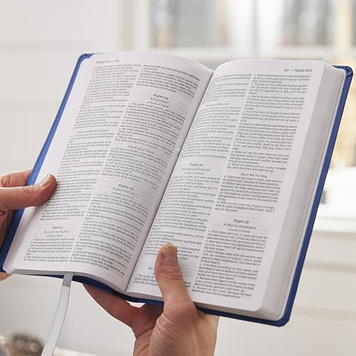 KJV Holy Bible: Value Ultra Thinline, Blue Leathersoft, Red Letter, Comfort Print: King James Version