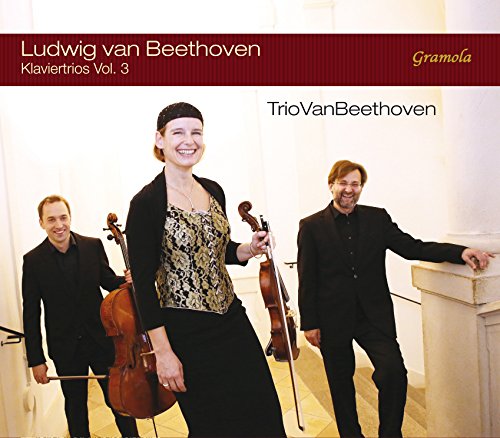 CD cover featuring TrioVanBeethoven, three musicians with string instruments.