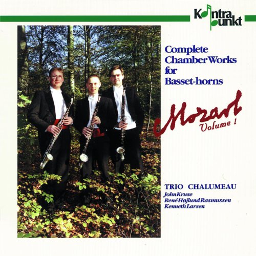CD cover: Trio Chalumeau musicians with basset-horns in a forest.