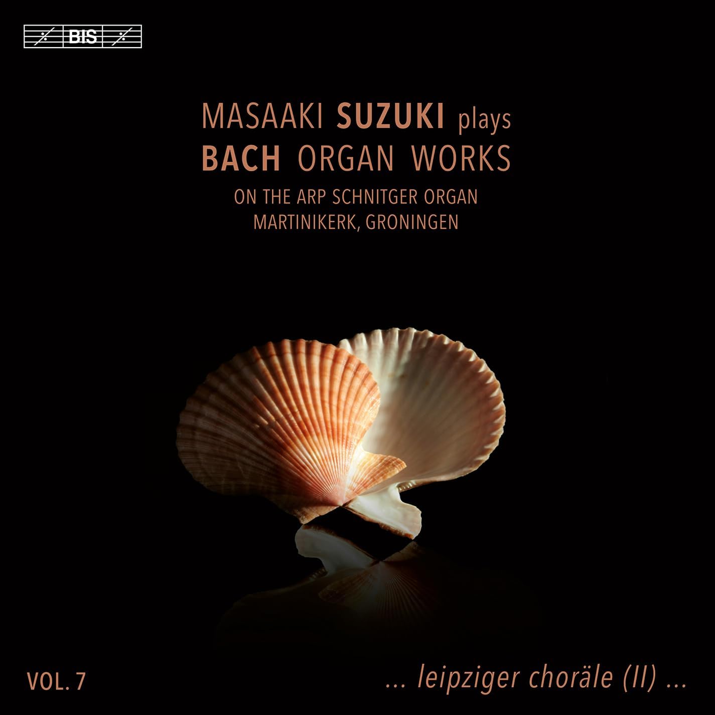 CD cover: seashell image with text “Masaaki Suzuki plays Bach Organ Works Vol. 7”.