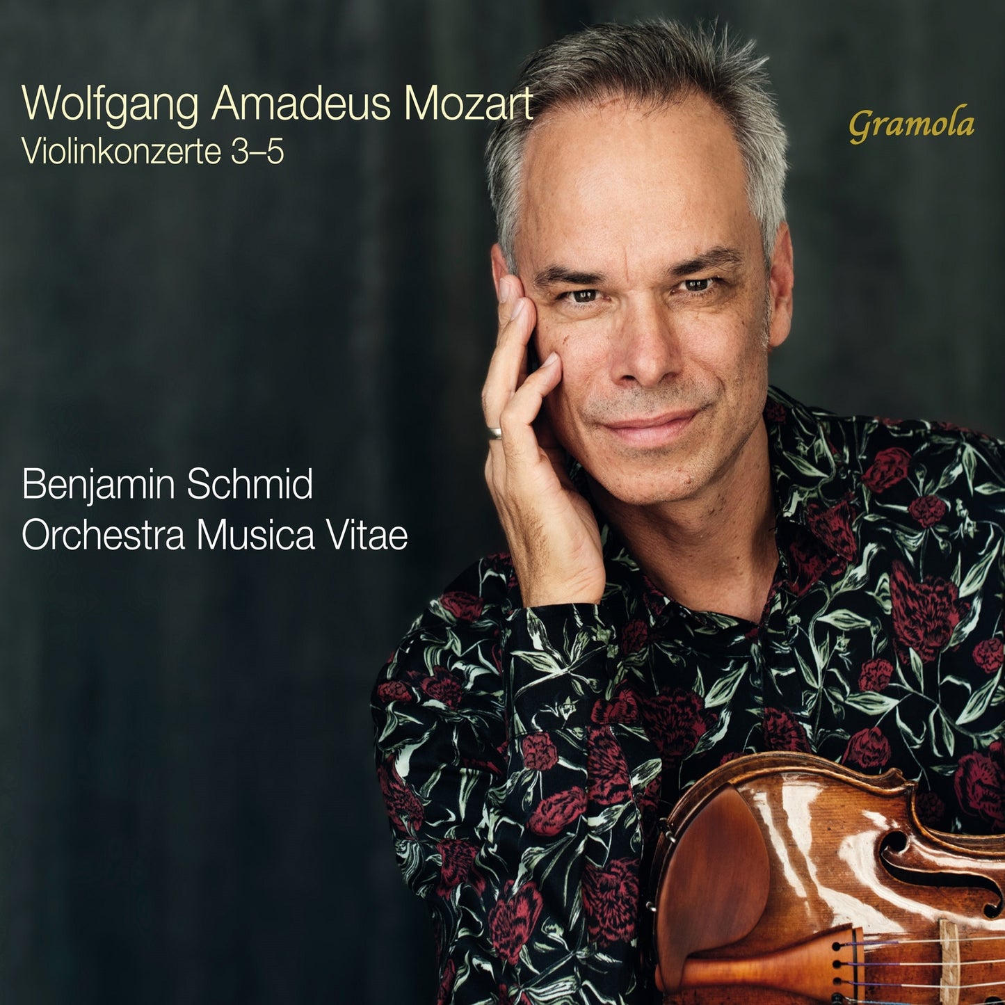CD cover: violinist Benjamin Schmid, floral background, Mozart concertos.