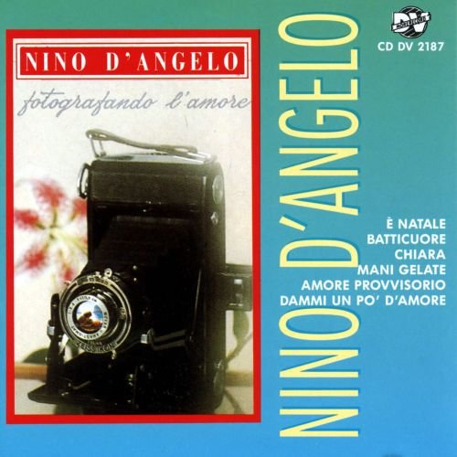 CD cover for Nino D'Angelo's "Fotografando L'amore" featuring a vintage camera.