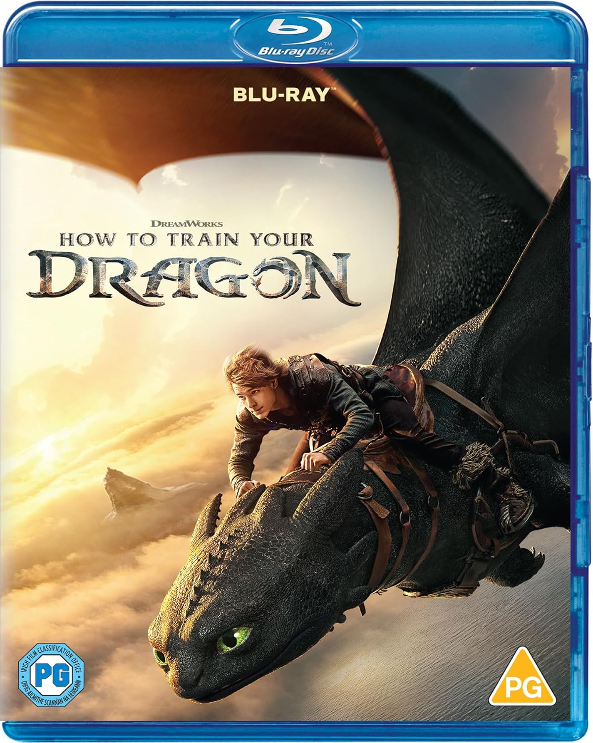 Blu-ray cover for "How to Train Your Dragon" featuring a boy and dragon.