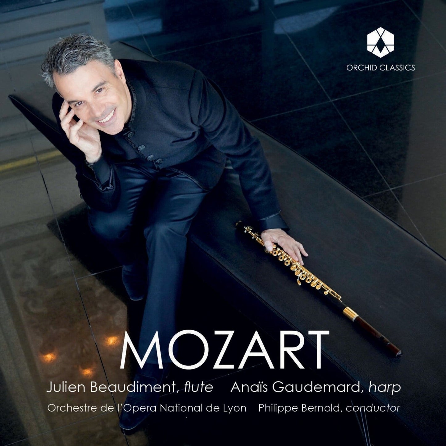 CD cover featuring flutist Julien Beaudiment and the name "MOZART" in gold.