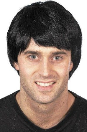 Black guy wig on a man’s head, medium length, styled hair.