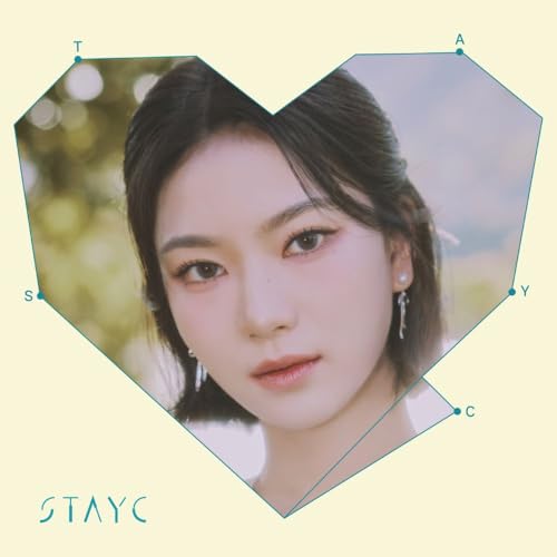 Close-up of Isa from STAYC, framed by a light blue geometric heart.