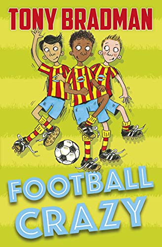 Book cover: three cartoon boys with a football on a green field.