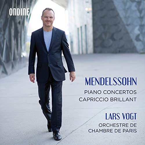 CD cover featuring pianist Lars Vogt and text: Mendelssohn, Piano Concertos.