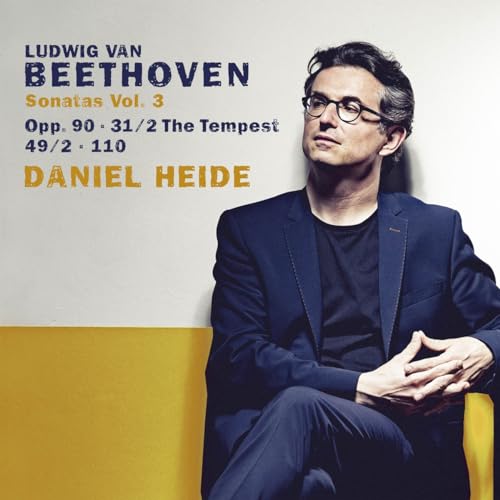 CD cover featuring pianist Daniel Heide in a blue suit.