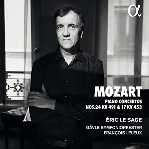 Black and white portrait of pianist Éric Le Sage, album cover for Mozart concertos.