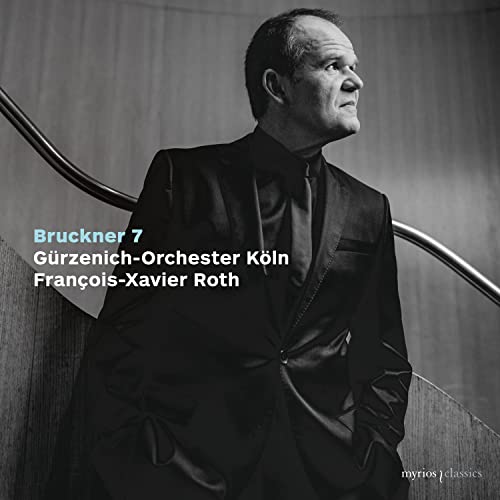 CD cover: Portrait of conductor François-Xavier Roth in black suit.