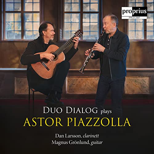 Two musicians, guitarist and clarinetist, on CD cover for Duo Dialog’s Piazzolla album.