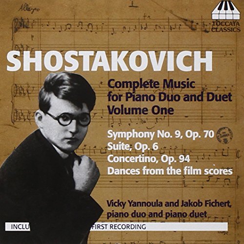 CD cover featuring Shostakovich and pianists Yannoulajakob Fichert, classical music.