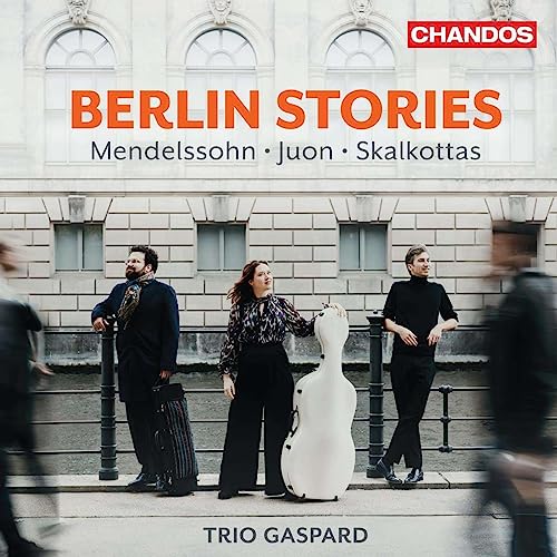 CD cover featuring Trio Gaspard with a cello, set in Berlin.