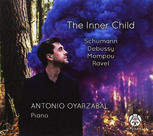 CD cover featuring pianist Antonio Oyarzabal against a smoky forest background.