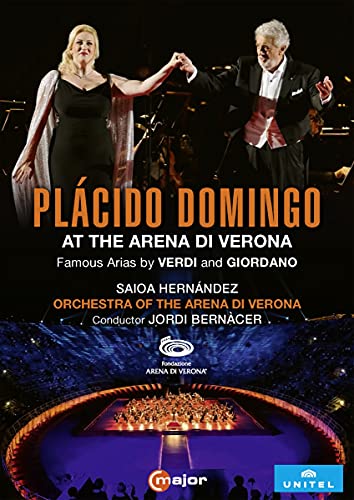 Plácido Domingo and Saioa Hernández performing at the Arena di Verona.