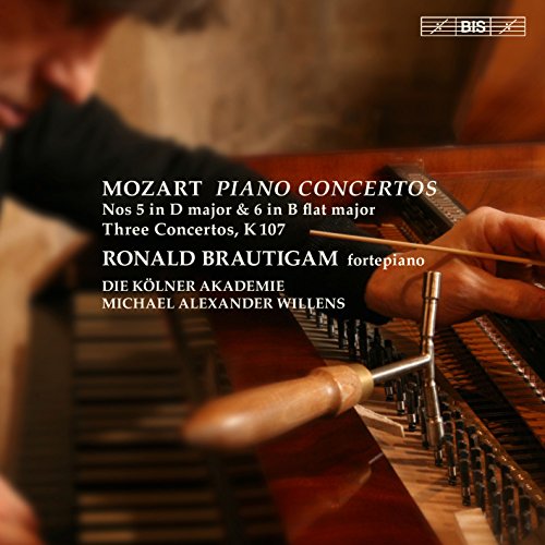 CD cover: Mozart piano concertos with pianist Ronald Brautigam and orchestra.