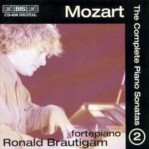 CD cover: Ronald Brautigam playing a fortepiano, Mozart sonatas.