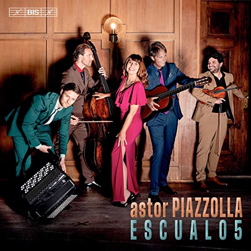 Quintet with accordion, bass, guitar, and bandoneón, album cover.