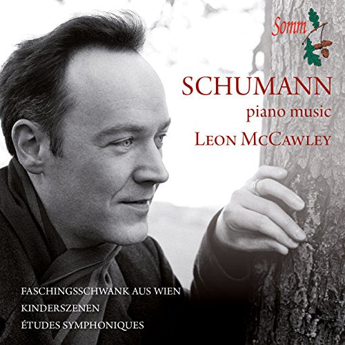 Black and white portrait of pianist Leon McCawley, album cover for Schumann’s piano music.