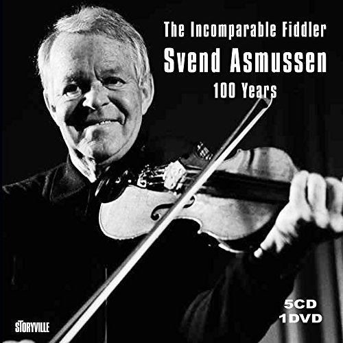 Black and white portrait of Svend Asmussen playing the violin.