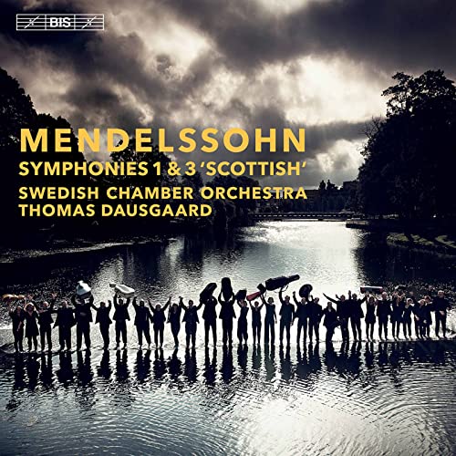 CD cover for Mendelssohn symphonies featuring an orchestra by a lake.