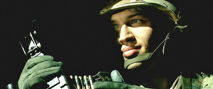 Tom Hardy debuts in Black Hawk Down