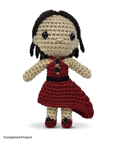 Unofficial Selena Gomez Book and Crochet Kit : Includes Everything to Crochet Your Own Selena - Selena Fact & Project Book, 4 Colors of Yarn, Crochet Hook, Beads, Thread, Yarn & Sewing Needles, Plasti