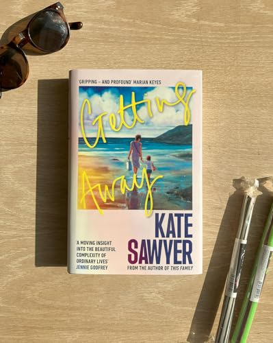 Getting Away : The holiday read of a lifetime from the author of THE STRANDING