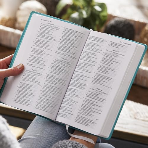 NKJV Holy Bible, Value Ultra Thinline, Blue Leathersoft, Red Letter, Comfort Print
