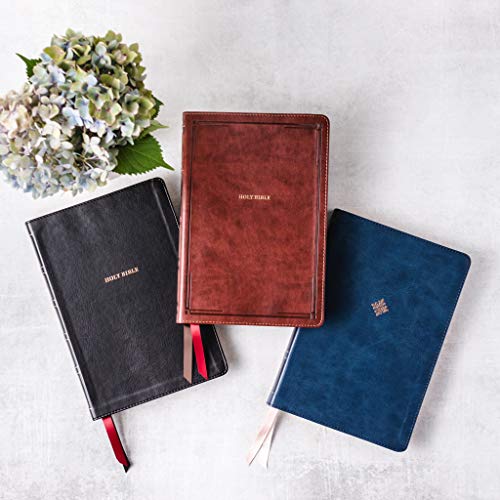 NKJV, Thinline Bible, Large Print, Leathersoft, Blue, Red Letter, Comfort Print : Holy Bible, New King James Version
