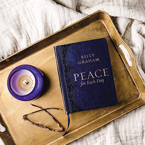 Peace for Each Day, Large Text Leathersoft : Devotions to Comfort Your Soul and Calm Your Mind (A 365-Day Devotional)