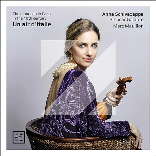CD cover: woman with mandolin, text “Un air d’Italie”, pale background.