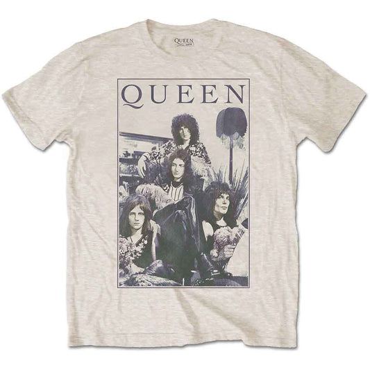 Beige t-shirt with a vintage framed photo of the band Queen.