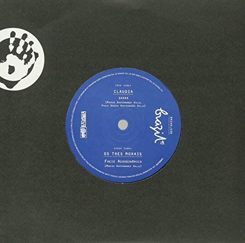 Blue vinyl record label with text: "Claudia/Os Tres Morais - Garra/Freia.