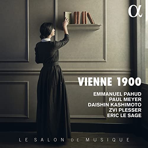 CD cover: woman reaching for books on a shelf, “Vienne 1900” text.