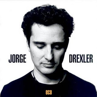 Black and white portrait of Jorge Drexler for the album "Eco.